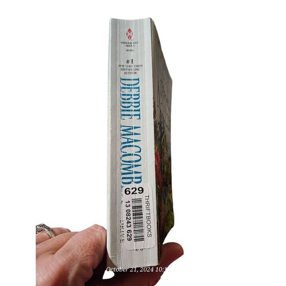 Rainier drive by debbie macomber harlequin mira books isbn 13: 9780778329688 - Picture 5 of 5